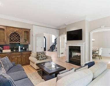 1247 Manor Oaks Court - Photo Thumbnail 14