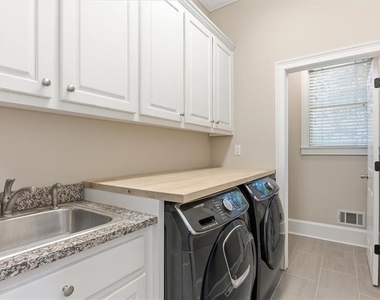 1247 Manor Oaks Court - Photo Thumbnail 27