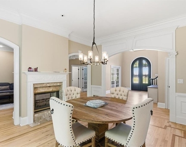 1247 Manor Oaks Court - Photo Thumbnail 16
