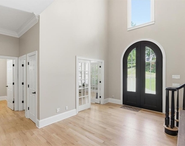 1247 Manor Oaks Court - Photo Thumbnail 8