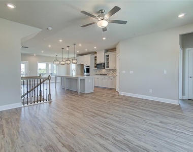1095 Knoxboro Lane - Photo Thumbnail 9