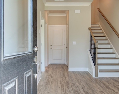 1095 Knoxboro Lane - Photo Thumbnail 1