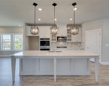 1095 Knoxboro Lane - Photo Thumbnail 6