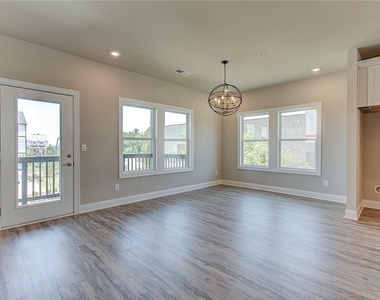 1095 Knoxboro Lane - Photo Thumbnail 10