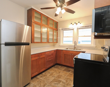 416 1/2 W Jackson Street - Photo Thumbnail 6