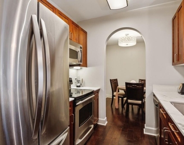 325 East Paces Ferry Road - Photo Thumbnail 7
