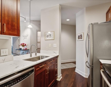 325 East Paces Ferry Road - Photo Thumbnail 6