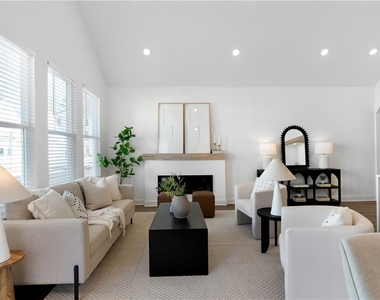 308 Chardonnay Way - Photo Thumbnail 5