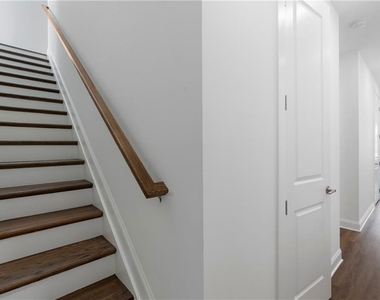 308 Chardonnay Way - Photo Thumbnail 32