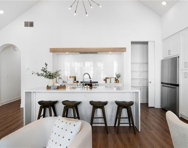 308 Chardonnay Way - Photo Thumbnail 6