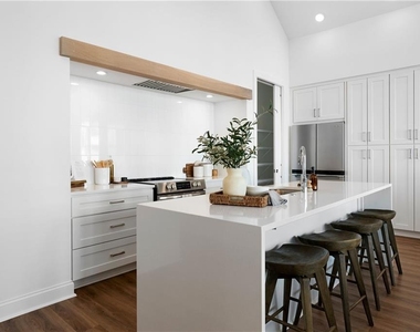 308 Chardonnay Way - Photo Thumbnail 14