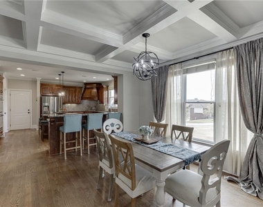 4612 Grandview Parkway - Photo Thumbnail 15