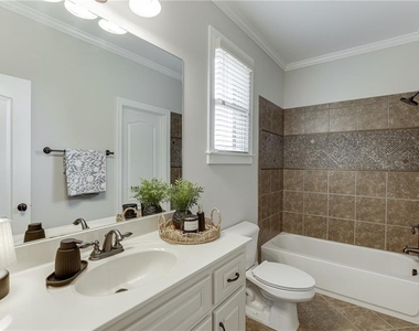 4612 Grandview Parkway - Photo Thumbnail 24