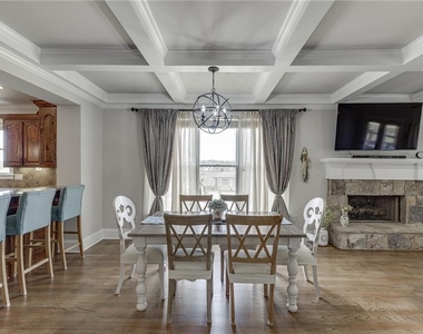 4612 Grandview Parkway - Photo Thumbnail 16