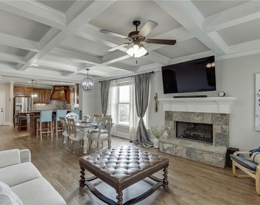 4612 Grandview Parkway - Photo Thumbnail 13