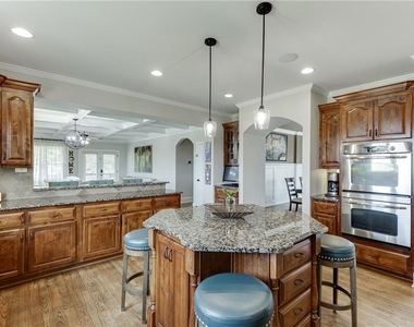 4612 Grandview Parkway - Photo Thumbnail 18