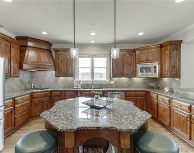 4612 Grandview Parkway - Photo Thumbnail 20