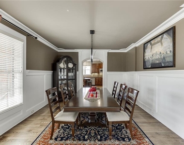 4612 Grandview Parkway - Photo Thumbnail 5