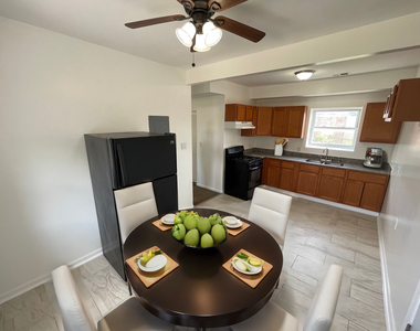649 E Marquette Road - Photo Thumbnail 12