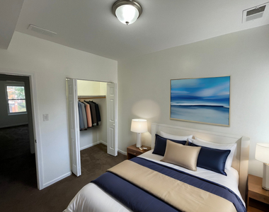 649 E Marquette Road - Photo Thumbnail 11