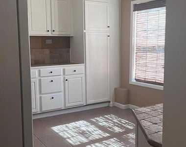 1624 Longmont Drive - Photo Thumbnail 8