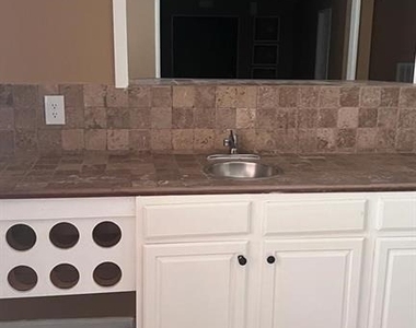 1624 Longmont Drive - Photo Thumbnail 5