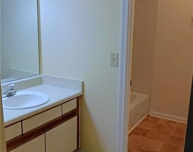 10630 Colony Glen Drive - Photo Thumbnail 11