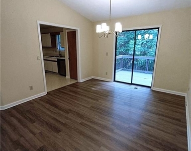 10630 Colony Glen Drive - Photo Thumbnail 3