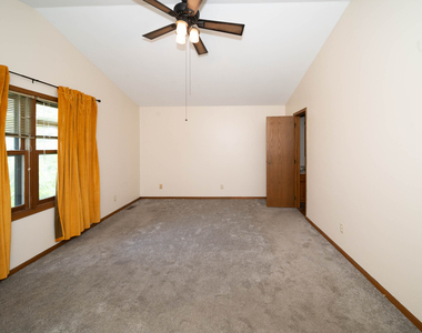 3516 Kings Lair Drive - Photo Thumbnail 15