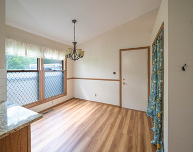 3516 Kings Lair Drive - Photo Thumbnail 4