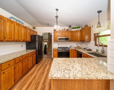 3516 Kings Lair Drive - Photo Thumbnail 6