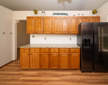 3516 Kings Lair Drive - Photo Thumbnail 7