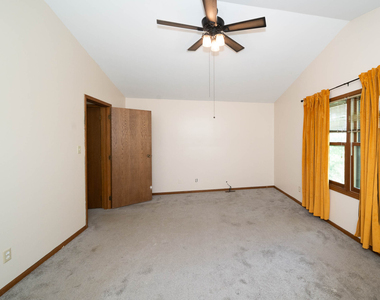 3516 Kings Lair Drive - Photo Thumbnail 16
