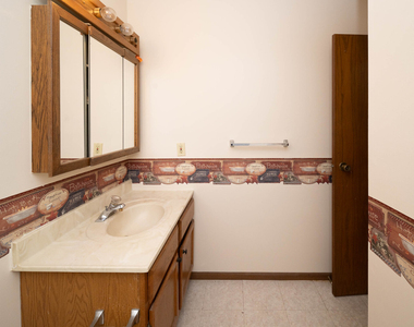 3516 Kings Lair Drive - Photo Thumbnail 13