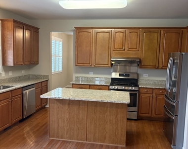 2912 Forest Creek Lane - Photo Thumbnail 8