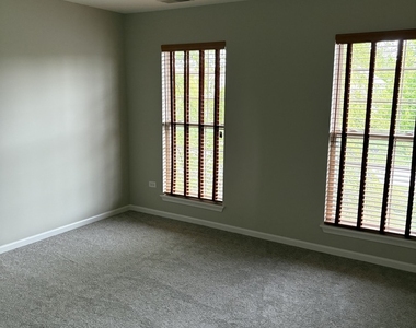 2912 Forest Creek Lane - Photo Thumbnail 17