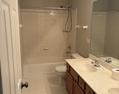 2912 Forest Creek Lane - Photo Thumbnail 14