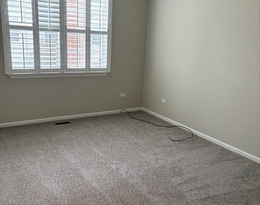 2912 Forest Creek Lane - Photo Thumbnail 4