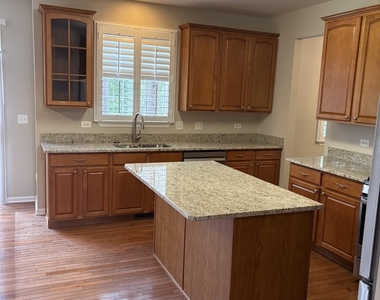 2912 Forest Creek Lane - Photo Thumbnail 9