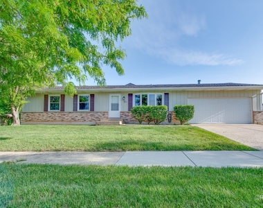 111 E Magnolia Street - Photo Thumbnail 1
