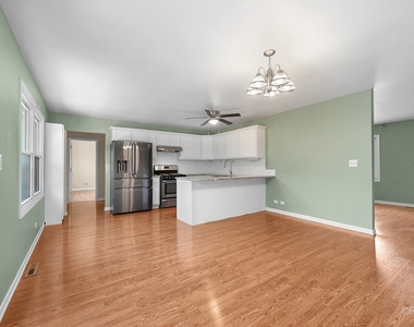 111 E Magnolia Street - Photo Thumbnail 6