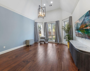90 W Horizon Ridge Place - Photo Thumbnail 7