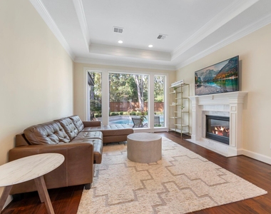 90 W Horizon Ridge Place - Photo Thumbnail 5