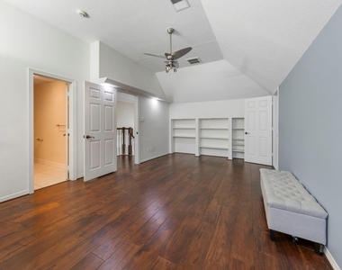 90 W Horizon Ridge Place - Photo Thumbnail 27