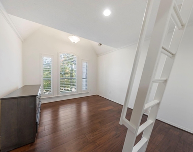 90 W Horizon Ridge Place - Photo Thumbnail 22