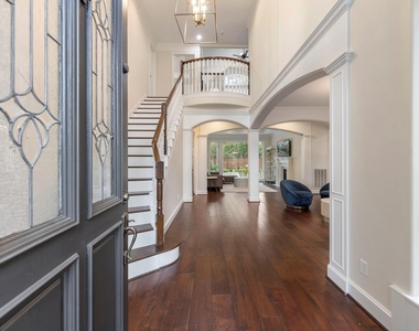 90 W Horizon Ridge Place - Photo Thumbnail 2
