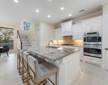 90 W Horizon Ridge Place - Photo Thumbnail 14