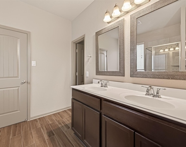 2510 Shady Falls Lane - Photo Thumbnail 32