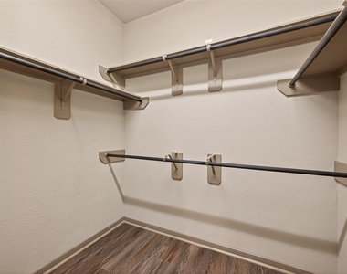 2510 Shady Falls Lane - Photo Thumbnail 34