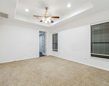 1046 W 23rd Street - Photo Thumbnail 10
